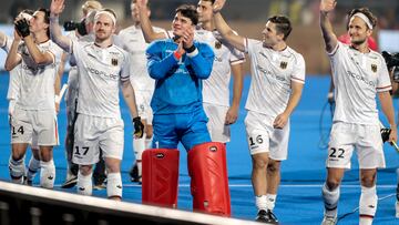 Los jugadores alemanes celebra tras ganar en el Mundial de la India de Hockey ante Inglaterra en el estadio de Bhubaneswar, este miércoles.