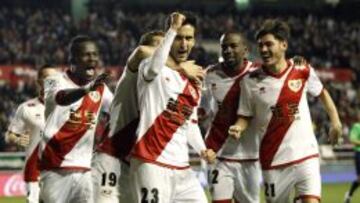 Bueno celebra el primero ante el Levante.