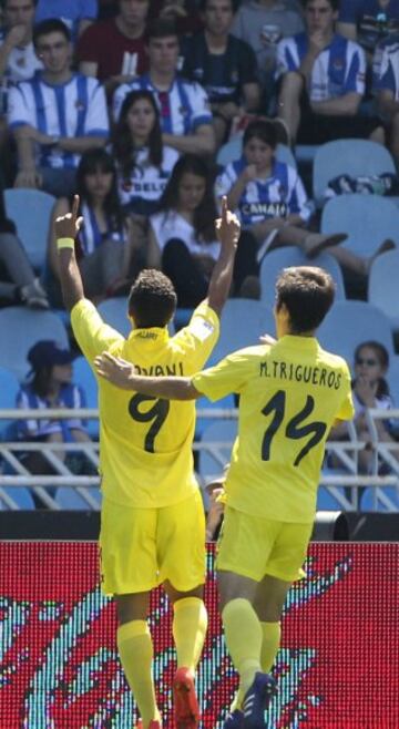 Giovani (9), del Villarreal, celebra el gol conseguido ante la Real Sociedad.