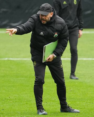 José Alberto, entrenador del Racing.