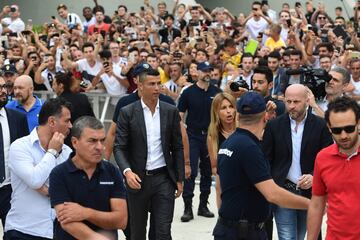 Cristiano Ronaldo llegando a Turn para pasar el reconocimiento mdico con su nuevo equipo. 