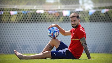 Baena posa para AS en Marsella. (Miguel Morenatti).