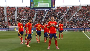 Iker Bravo celebra un gol con la Selección Sub-20.