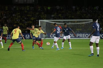 La Selección Colombia Sub 23 enfrentó a la de Ecuador en el Preolímpico de la categoría en el estadio Centenario de Armenia. El juego terminó 4-0 a favor de los dirigidos por Arturo Reyes.