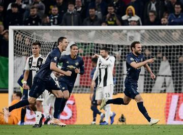 Juan Mata hits the equaliser against Juventus