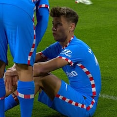 Marcos Llorente se rompe: pide el cambio con una lesión muscular