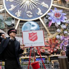 Holiday tips: how much should you give to service employees?