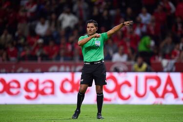 La polémica razón por la que este árbitro mexicano perdería su gafete FIFA