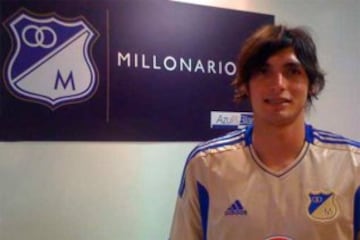 En ese 2012 lleno de gloria para Millonarios, para el primer semestre llegó el defensa argentino Ezequiel Brítez, bastante criticado por la hinchada. El rosarino solo jugó cuatro partidos con el equipo azul y su salida fue rápida. Pasó a los Cafetaleros de Tapachula de la Segunda división de México y ahora milita en el fútbol de Vietnam.