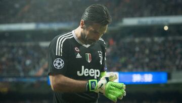 Referee Oliver committed a crime against sportsmanship - Buffon