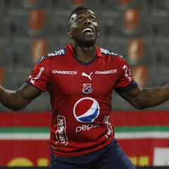 DIM frena a Jaguares, se mete a los ocho y alivia al América