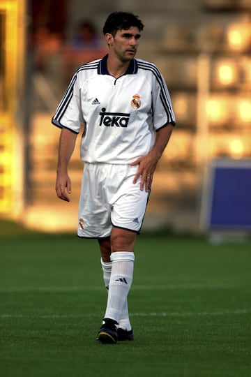 The former Real Madrid and Athletic Bilbao player suffered a benign idiopathic acute myopericarditis in 1998 and after a period of rest returned to pitch.