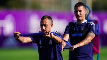 Orellana, cada vez más lejos