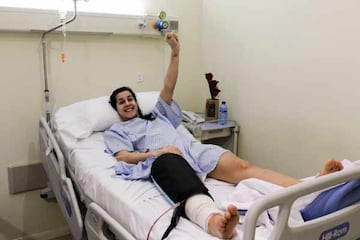 Carolina Marín, tras su operación en la clínica CEMTRO de Madrid en 2019.