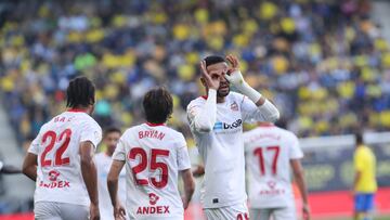En Nesyri celebra su gol al C¨¢diz.