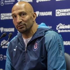 Oscar Pérez: 'Me encuentro en un duelo por dejar la portería'