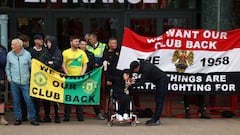 Supporters of the Premier League side turned out to push for the Glazer family to finally sell the club after a months-long bidding process.