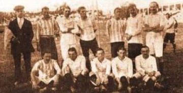 Formaci&oacute;n de Argentina ante Chile: Enrique Rojo; Santiago Gallino, Arturo Chiappe; Luis Vernet Amadeo, Haroldo Grant, Armando Ginocchio; El&iacute;as Fern&aacute;ndez, Maximiliano Sus&aacute;n,  Juan Enrique Hayes, Manuel Gonz&aacute;lez, Jos&eacute; Viale.