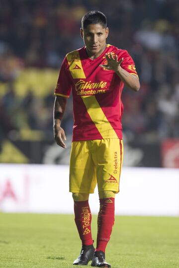 Monarcas logró encontrar en el delantero peruano a un ‘matón’ en el área. Ruidíaz terminó como líder goleador de la liga en sus primeros dos torneos en México, incluido el Clausura 2017, sin embargo, lo más importante es que fue el héroe de los michoacanos en la lucha por el no descenso al marcar el tanto que aseguró la permanencia de Morelia.