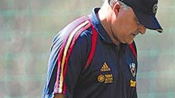 <b>CABIZBAJO. </b>El empate ante Grecia no entraba en los planes de Sáez.