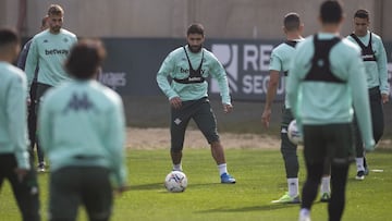 Fekir, novedad en esta semana tras recuperarse. 