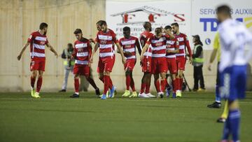 El Granada celebra el gol de Puertas.