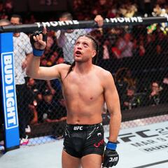 Ortega regresa con triunfo y aleja a Yair Rodríguez de Topuria