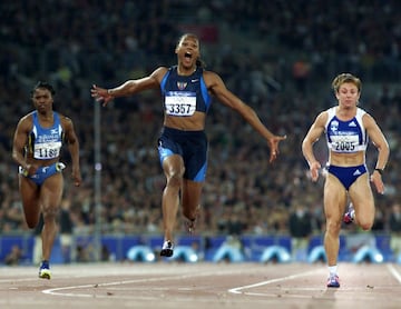 En los Juegos Olímpicos de Sídney 2000 consiguió cinco medallas: tres oros en 100, 200 y 4x400 y dos bronces en longitud y 4x100 metros. Ninguna atleta había subido cinco veces al podio en unos mismos Juegos a lo largo de la historia. Tras su escándalo de dopaje iba a perder las medallas olímpicas, pero no las mundialistas.