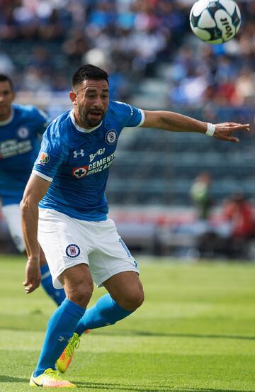 Jugadores de Cruz Azul que salieron por la puerta de atrás