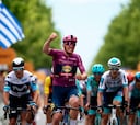 Resumen y resultado de la tercera etapa del Giro de Italia: Pedersen recupera la maglia rosa