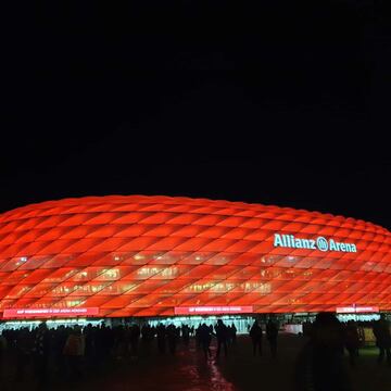 Es uno de los estadios más recientes, abriendo sus puertas al público el 30 de mayo de 2005 cuando el Bayern se mudó desde el Olímpico de Múnich. En 2006 fue una de las sedes del Mundial celebrado en Alemania, y en 2012 acogió una final de Champions que l