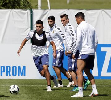 Argentina entrena antes de su debut en el Mundial