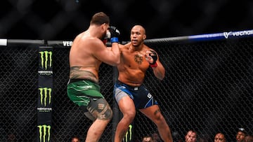 Cyril Gane y Tai Tuivasa en UFC Fight Night Paris