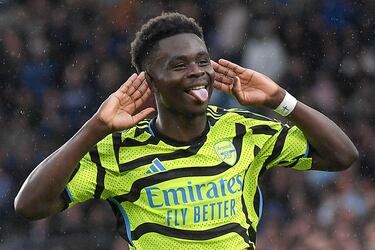 El Arsenal se aferra a Saka