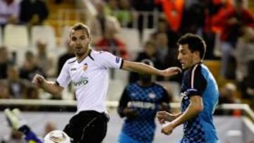 <b>ANOTÓ EL SEGUNDO Y EL TERCERO. </b>Soldado rompió su sequía con el Valencia y suma ya 25 goles en lo que llevamos de temporada.