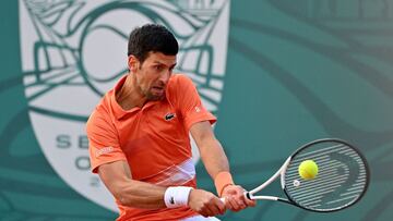 Djokovic suda la gota gorda para vencer a Djere en Belgrado