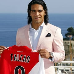 Colombianos que fueron los fichajes más caros en un club