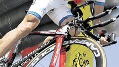 Valverde pega primero