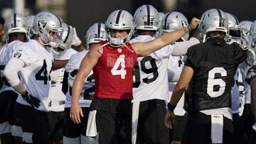 Mientras los Raiders vivir&aacute;n el glamour de la &#039;Ciudad del Pecado&#039; Derek Carr tiene toda la presi&oacute;n de Marcus Mariota, quien podr&iacute;a quitarle la titularidad.