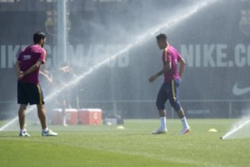 Entrenamiento del Barcelona previo a la gran final de la Copa del Rey que disputará este domingo en el Vicente Calderón (21.30 h.) frente al Sevilla.