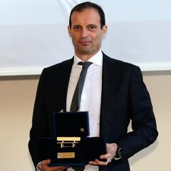 Allegri happy at Juventus amid Arsenal and PSG links