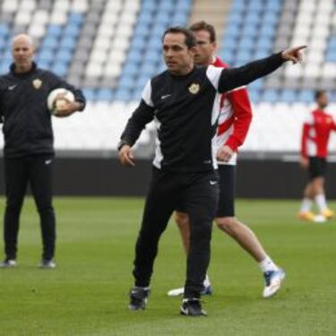 Sergi debuta hoy en casa en el derbi del miedo al descenso