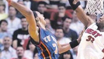 <b>A POR TODAS. </b>Channing Frye, en un mate ante Mourning.