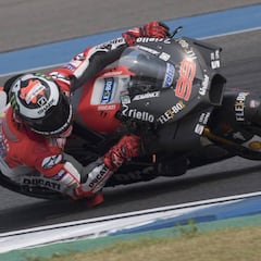 Lorenzo: "Ducati tiene mayor voluntad de ganar que Yamaha"