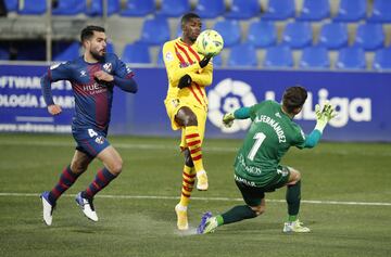 Pablo Insua, Ousmane Dembélé y Álvaro Fernández.