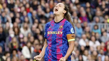 Soccer Football - Women&rsquo;s Champions League - Semi Final - First Leg - FC Barcelona v VfL Wolfsburg - Camp Nou, Barcelona, Spain - April 22, 2022 FC Barcelona&#039;s Alexia Putellas reacts REUTERS/Albert Gea