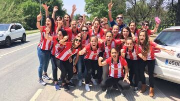 El Athletic Femenino celebra el título.