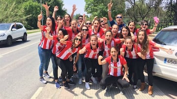 El Athletic Femenino celebra el t&iacute;tulo.