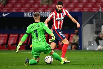 Carrasco marcó el 1-0 al final de la primera parte.