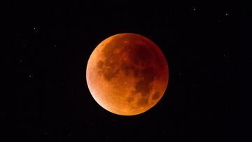 Eclipse lunar de noviembre, en directo: el eclipse m&aacute;s largo del siglo, en vivo